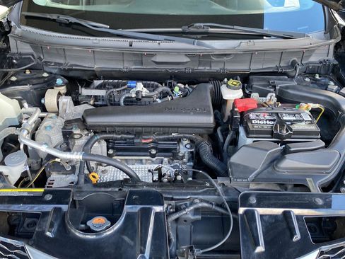 Used 2016 Nissan Rogue SV image 35