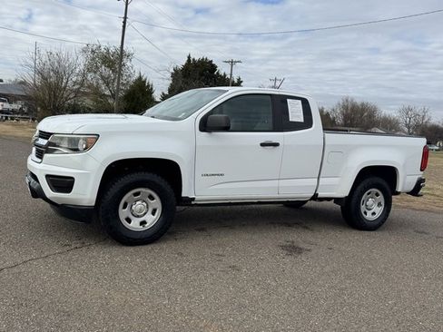Used 2017 Chevrolet Colorado W/T image 3