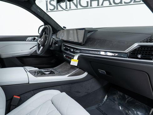 New 2026 BMW X7 xDrive40i w/ M Sport Package image 21
