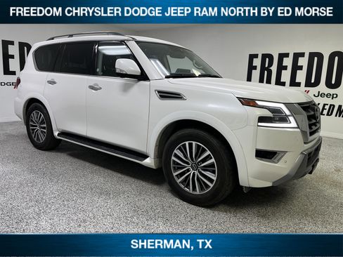 Used 2023 Nissan Armada SL w/ Captain's Chairs Package image 3