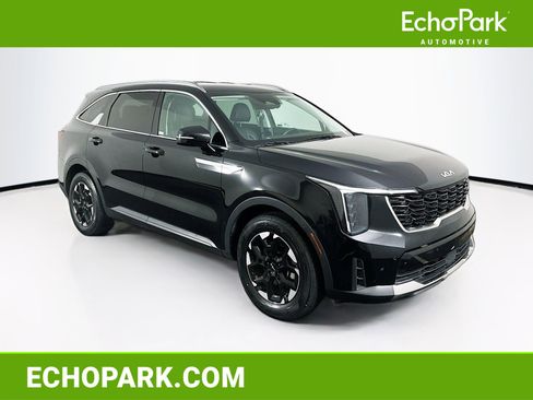Used 2024 Kia Sorento S image 1