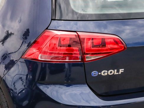 Used 2016 Volkswagen e-Golf SE FWD image 11