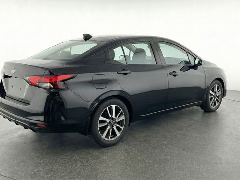 Used 2025 Nissan Versa SV image 9