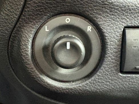 Used 2016 Jeep Wrangler Unlimited Rubicon AWD/4WD image 28