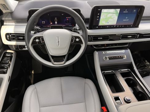 Used 2026 Lincoln Aviator 2WD image 10