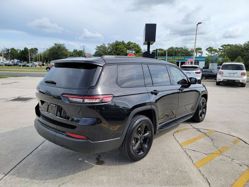 Used 2023 Jeep Grand Cherokee L Laredo AWD/4WD image 5