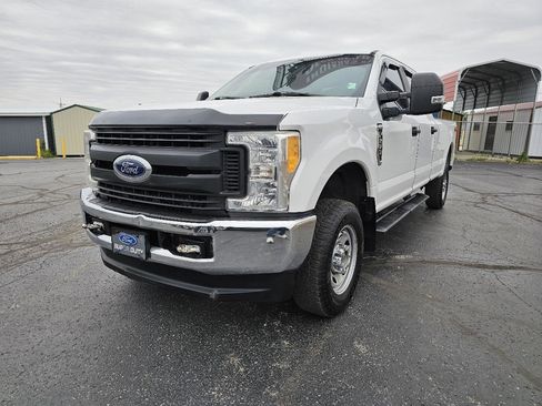 Used 2017 Ford F250 XL w/ Power Equipment Group AWD/4WD image 2
