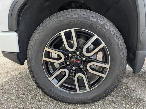 Certified 2026 GMC Sierra 1500 AT4 w/ AT4 Premium Package AWD/4WD image 10
