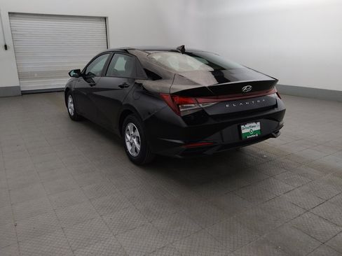 Used 2021 Hyundai Elantra SE FWD image 5