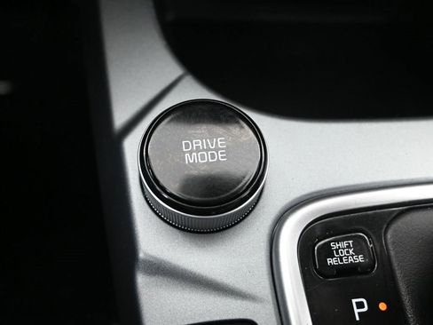 Certified 2024 Kia Seltos LX image 22