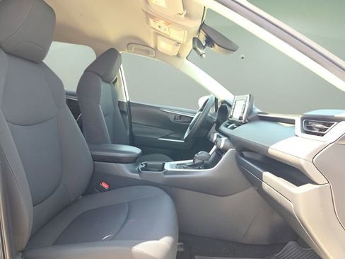 Used 2019 Toyota RAV4 LE w/ All Weather Liner Package image 15