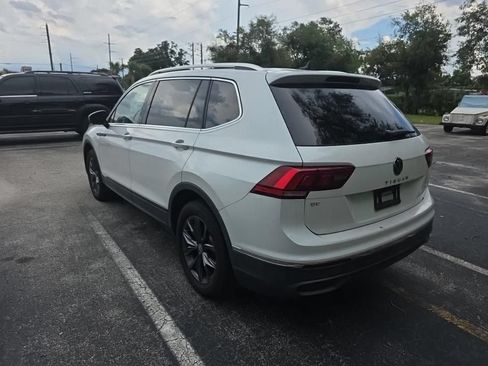 Certified 2023 Volkswagen Tiguan SE w/ Panoramic Sunroof Package FWD image 4