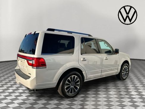 Used 2015 Lincoln Navigator 2WD image 3