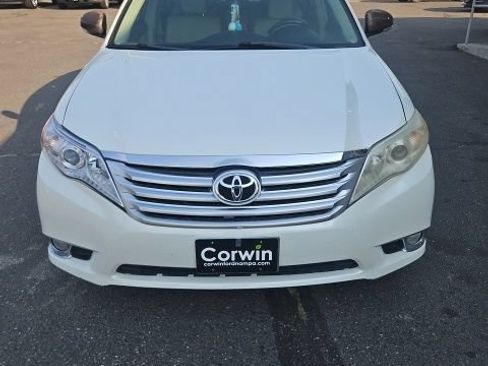 Used 2011 Toyota Avalon Limited FWD image 2