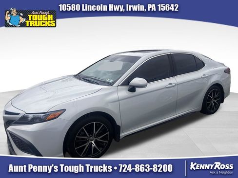 Used 2022 Toyota Camry SE w/ Cold Weather Package image 1