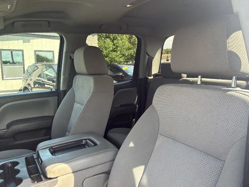 Used 2018 Chevrolet Silverado 1500 Custom w/ Custom Value Package AWD/4WD image 15