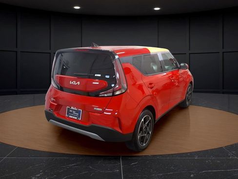 Used 2025 Kia Soul EX FWD image 6