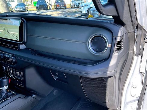 Used 2024 Jeep Wrangler High Altitude image 19