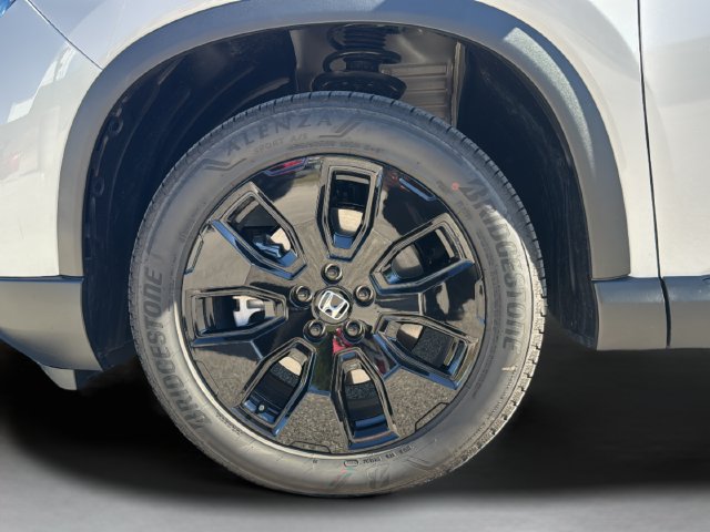 Certified 2026 Honda Pilot Black Edition image 7