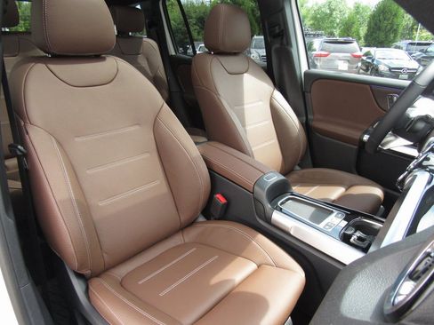 New 2025 Mercedes-Benz GLB 250 4MATIC image 20