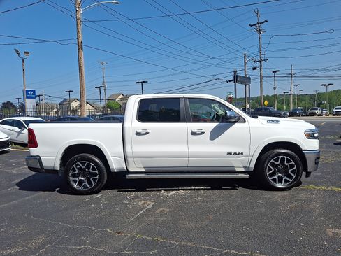 Used 2025 RAM 1500 Laramie AWD/4WD image 7