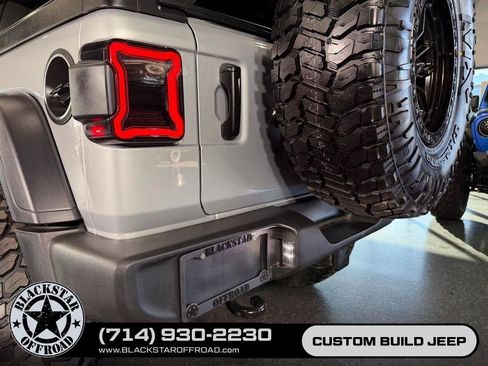 Used 2024 Jeep Wrangler Unlimited Sport AWD/4WD image 3