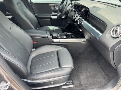 Used 2023 Mercedes-Benz EQB 300 4MATIC w/ Exclusive Package image 15