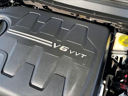 Used 2019 Jeep Cherokee Trailhawk w/ Comfort/Convenience Group AWD/4WD image 35