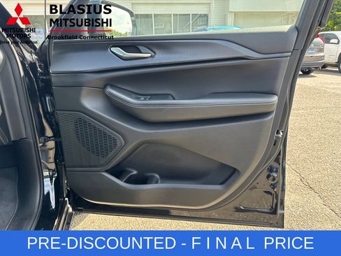 Used 2023 Jeep Grand Cherokee L Laredo AWD/4WD image 30