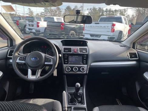 Used 2017 Subaru Crosstrek 2.0i Premium image 9