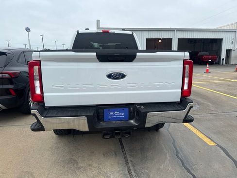 Used 2025 Ford F250 XLT AWD/4WD image 4