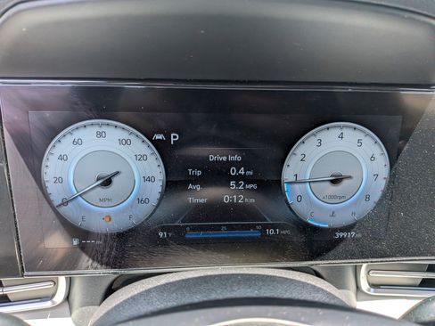 Used 2023 Hyundai Elantra Limited w/ Cargo Package FWD image 28