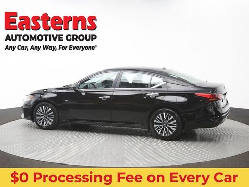 Used 2024 Nissan Altima 2.5 SV FWD image 61