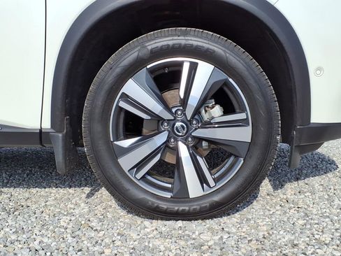 Used 2021 Nissan Rogue Platinum image 11