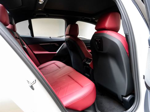 Used 2025 BMW 540i xDrive 540i xDrive image 35