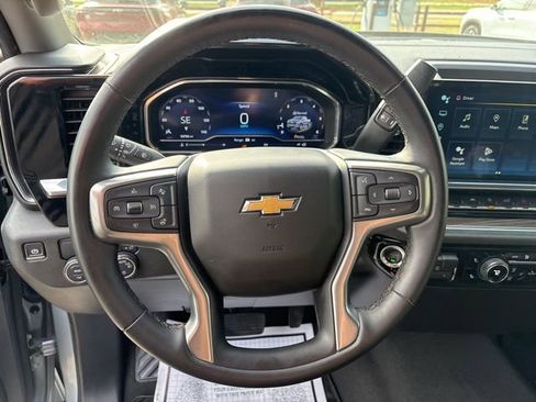 Used 2025 Chevrolet Silverado 1500 LT RWD image 30