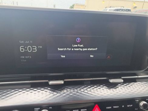 Used 2023 Kia Carnival SX Prestige FWD image 17