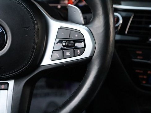 Used 2022 BMW M550i xDrive image 28