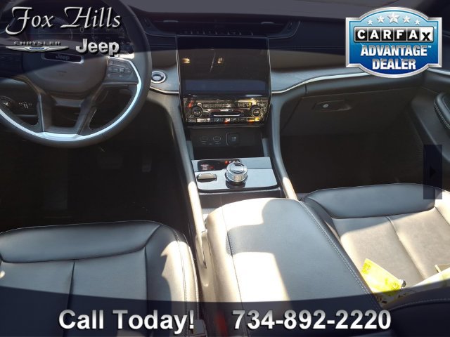 Certified 2025 Jeep Grand Cherokee L Limited w/ Black Appearance Package AWD/4WD image 14