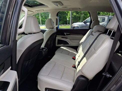 Used 2020 Kia Telluride EX w/ Towing Package AWD/4WD image 11