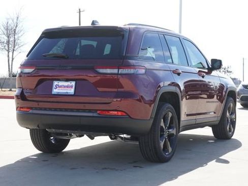 New 2026 Jeep Grand Cherokee Limited AWD/4WD image 9