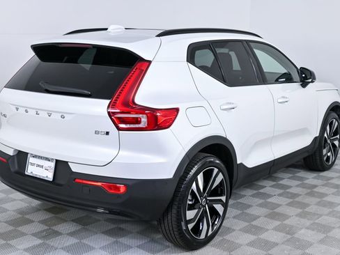 Certified 2025 Volvo XC40 B5 Plus image 27