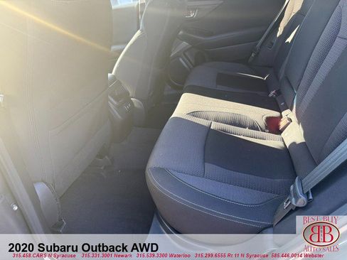 Used 2020 Subaru Outback Premium image 8