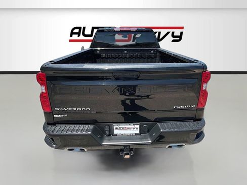 Used 2024 Chevrolet Silverado 1500 Custom Trail Boss AWD/4WD image 24