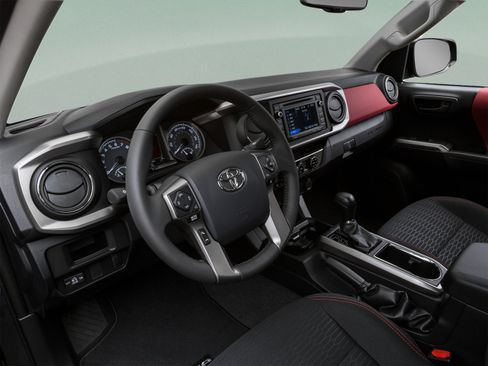 Used 2018 Toyota Tacoma SR5 RWD image 43