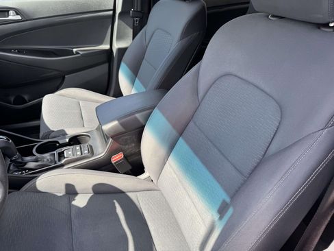 Used 2019 Hyundai Tucson SE image 18