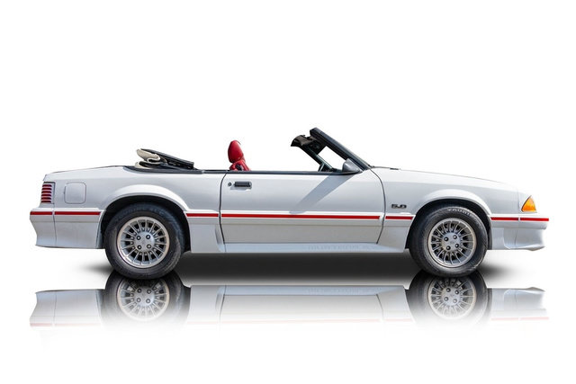 Used 1987 Ford Mustang GT RWD image 2