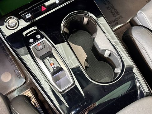 Used 2025 Audi Q6 e-tron Premium Plus w/ Premium Plus image 14