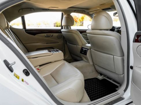 Used 2012 Lexus LS 460 L image 39