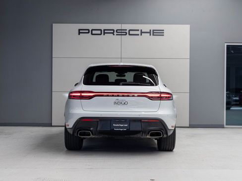 Certified 2026 Porsche Macan AWD/4WD image 6